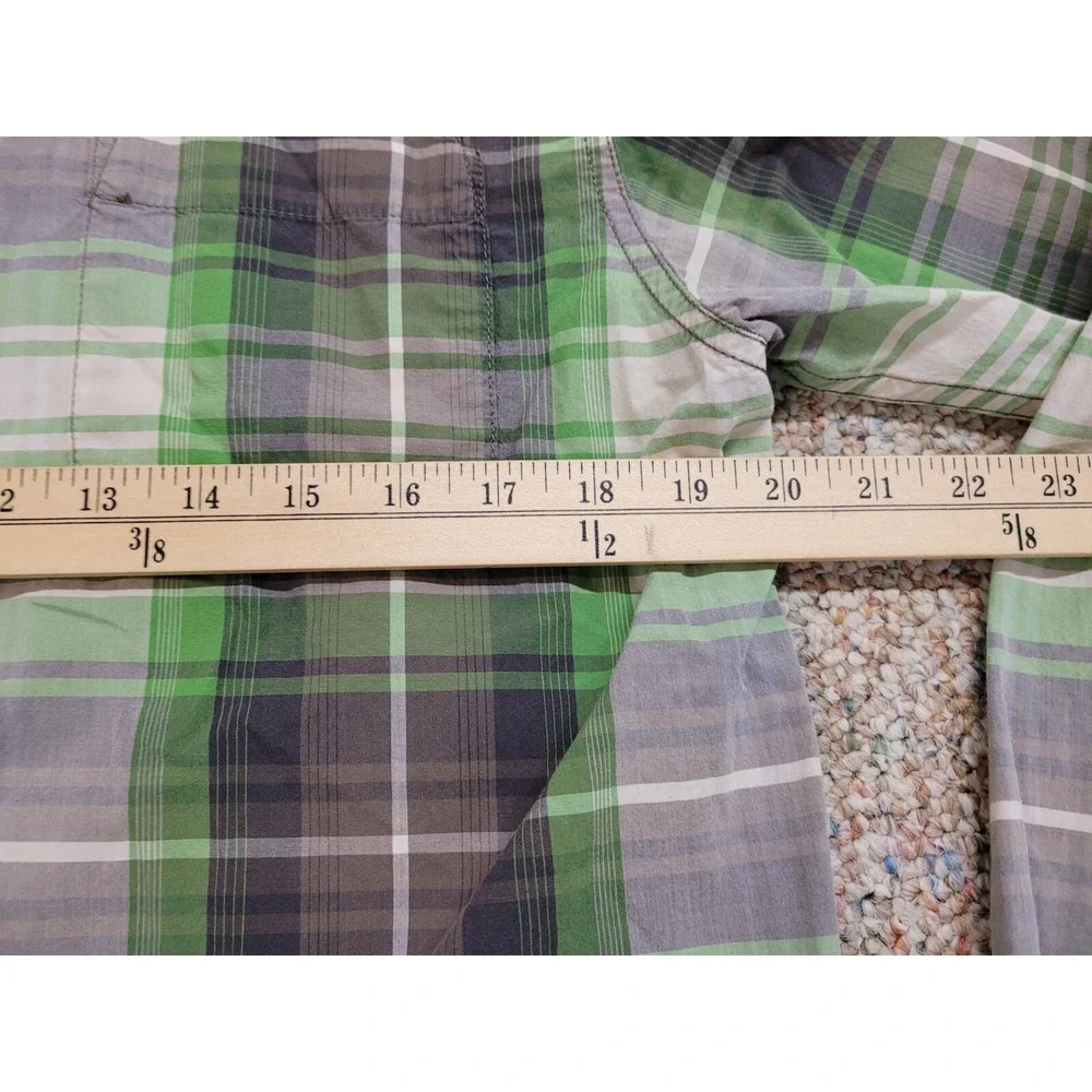 The North Face Shirt Mens Size Medium Green Grey Plaid Button Up Hiking Camping‎